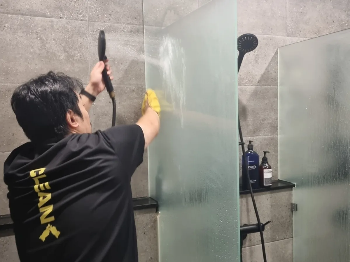 보령시 궁촌동 헬스장 복도·대기 동선 야간 위생청소 사례 - 행진크린