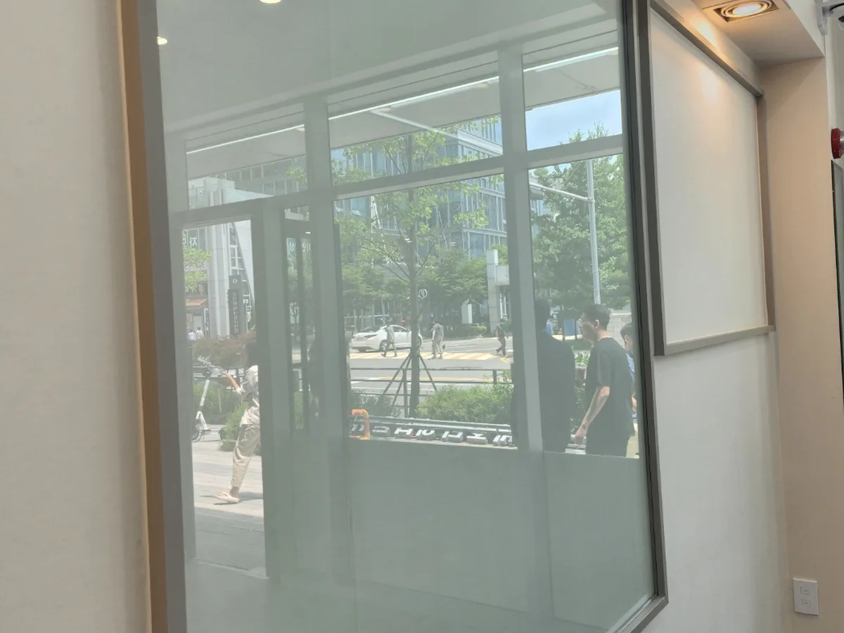 청양군 대치면 매장 내부 유리·창 청소 사례 - 행진크린