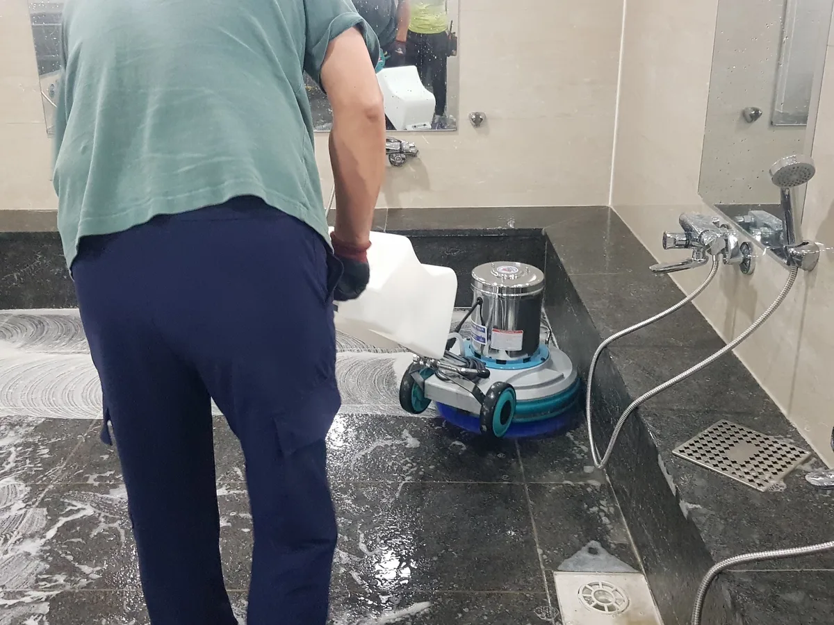 천안시 서북구 성성동 찜질방 수전·샤워기 건식 사우나 위생청소 사례 - 행진크린