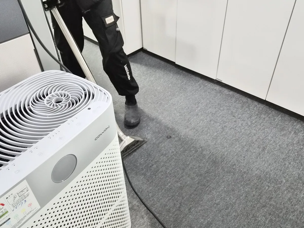논산시 부적면 사업장 로비·복도 카페트 바닥 위생청소 사례 - 행진크린